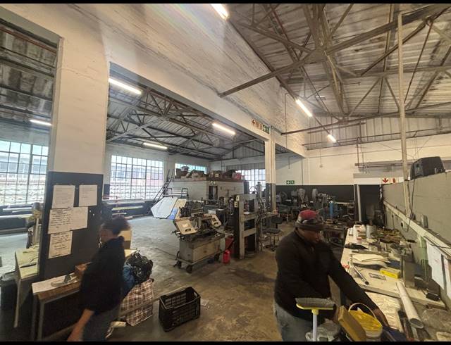 327M² WAREHOUSE TO LET IN BELLVILLE SOUTH